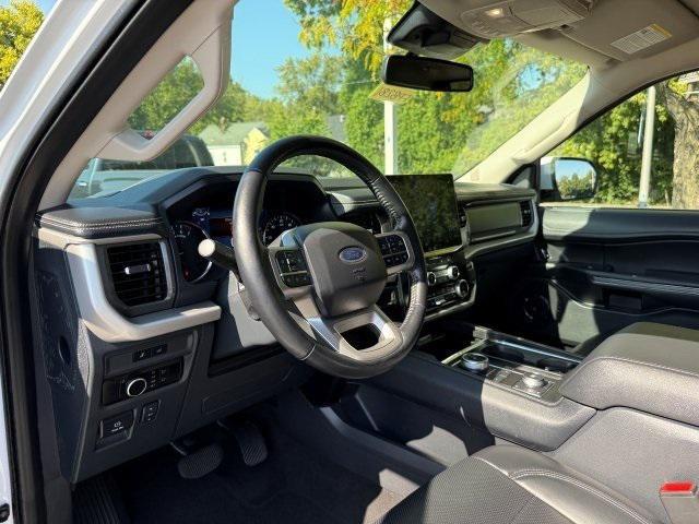 used 2024 Ford Expedition car, priced at $47,157