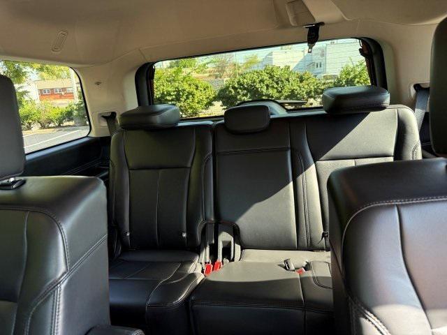 used 2024 Ford Expedition car, priced at $47,157