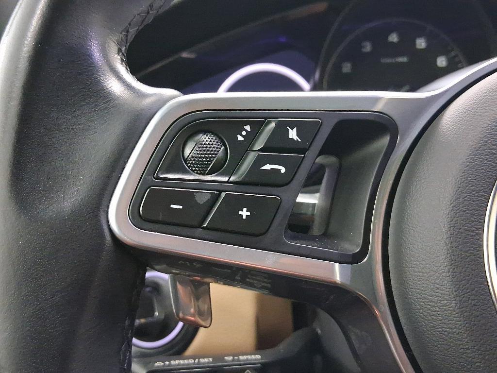 used 2023 Porsche Cayenne car, priced at $82,998