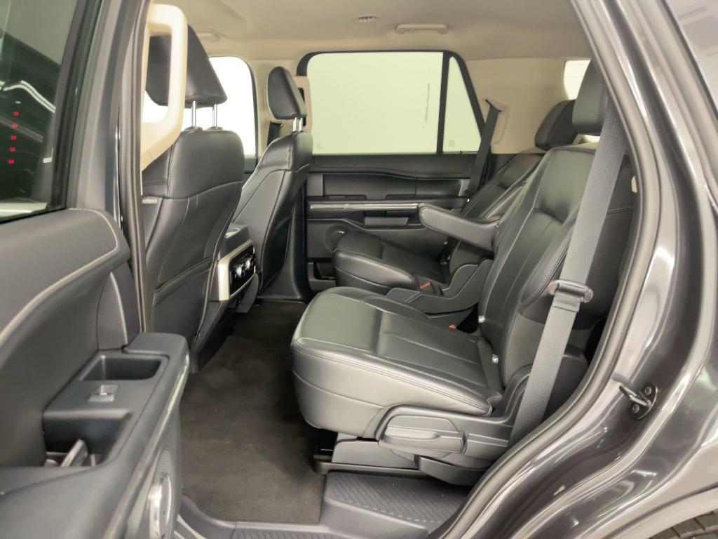 used 2024 Ford Expedition car, priced at $39,999