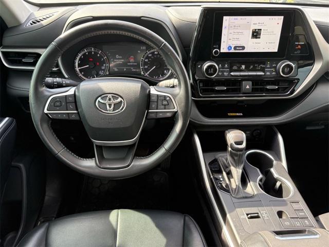 used 2023 Toyota Highlander car, priced at $33,997