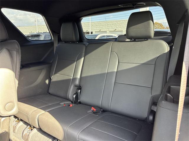 used 2023 Chevrolet Traverse car, priced at $27,897