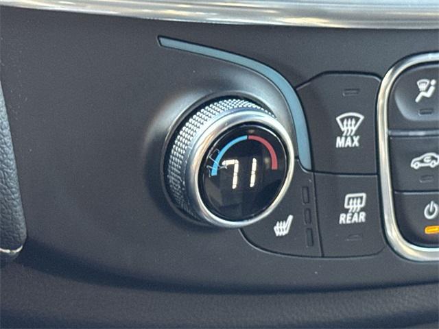 used 2023 Chevrolet Traverse car, priced at $27,897