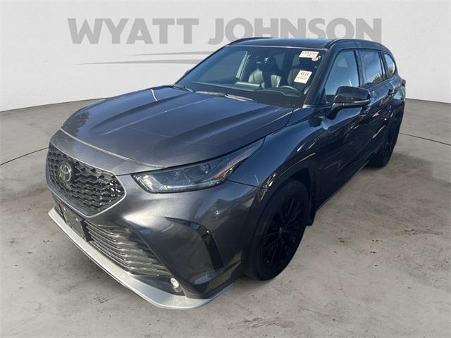 used 2024 Toyota Highlander car, priced at $40,517