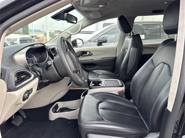 used 2024 Chrysler Pacifica Hybrid car, priced at $28,242