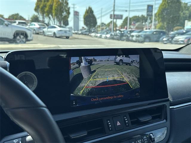 used 2024 Lexus ES 350 car, priced at $39,222