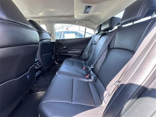 used 2024 Lexus ES 350 car, priced at $39,222