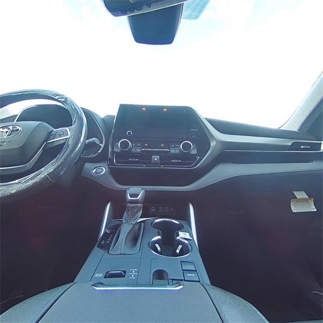 used 2023 Toyota Highlander car, priced at $39,897