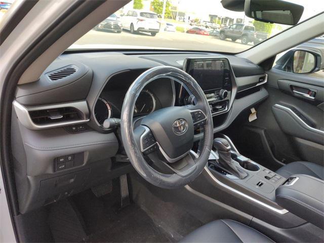used 2023 Toyota Highlander car, priced at $39,897