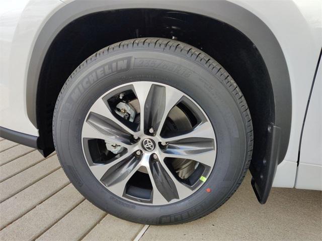 used 2023 Toyota Highlander car, priced at $39,897