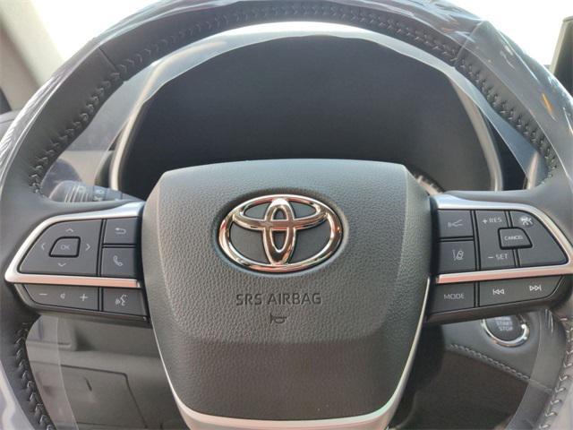 used 2023 Toyota Highlander car, priced at $39,897