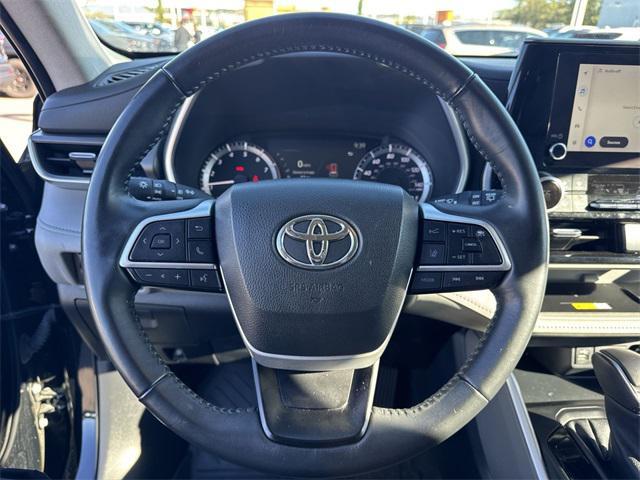used 2023 Toyota Highlander car, priced at $34,722