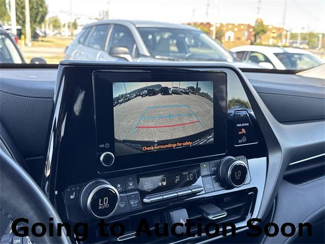 used 2024 Toyota Highlander car, priced at $36,194