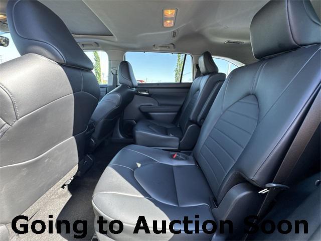 used 2024 Toyota Highlander car, priced at $36,194