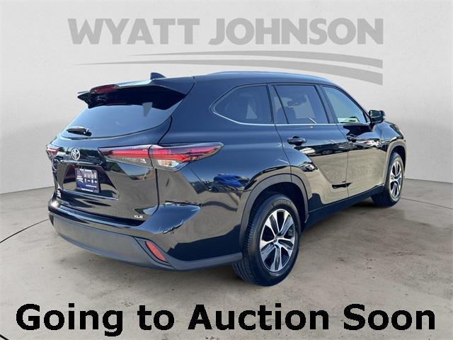 used 2024 Toyota Highlander car, priced at $36,194