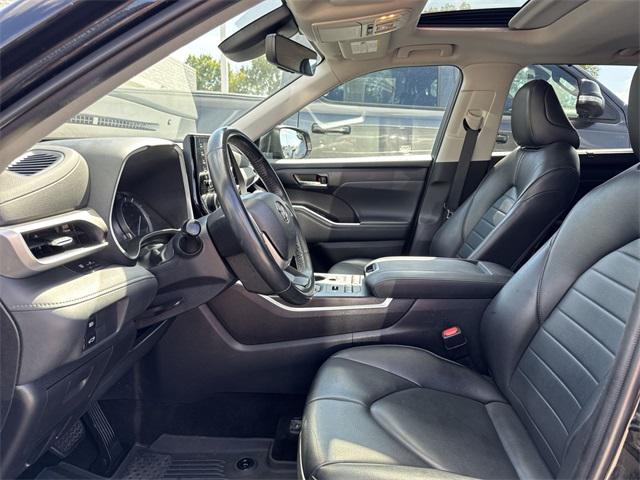 used 2022 Toyota Highlander car, priced at $32,525