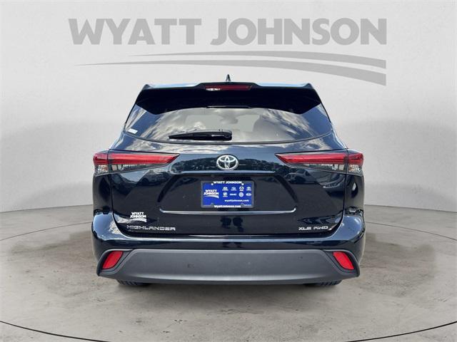 used 2022 Toyota Highlander car, priced at $32,525