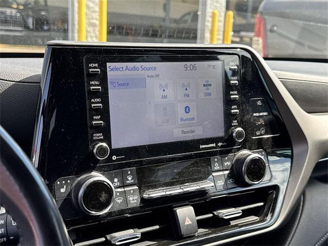 used 2022 Toyota Highlander car, priced at $32,525