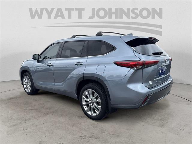 used 2021 Toyota Highlander car, priced at $27,743