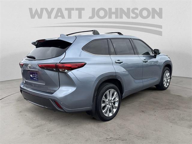 used 2021 Toyota Highlander car, priced at $27,743