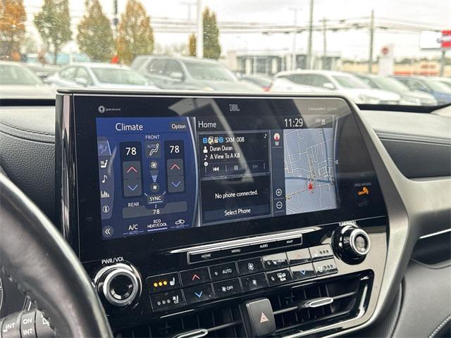 used 2021 Toyota Highlander car, priced at $27,743