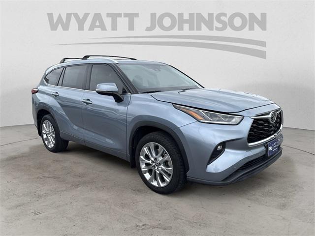 used 2021 Toyota Highlander car, priced at $27,743