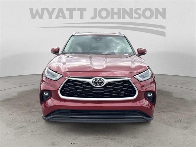 used 2023 Toyota Highlander car, priced at $33,771