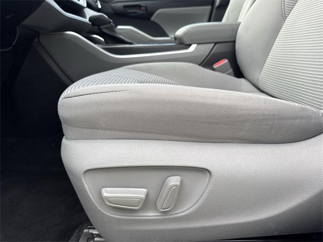 used 2022 Toyota Highlander car, priced at $28,990
