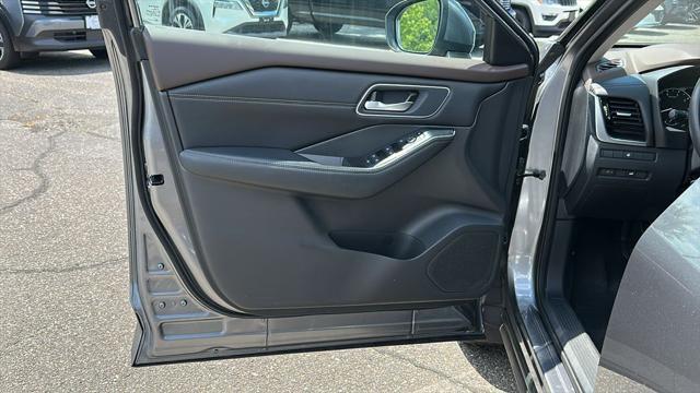 used 2021 Nissan Rogue car, priced at $21,547