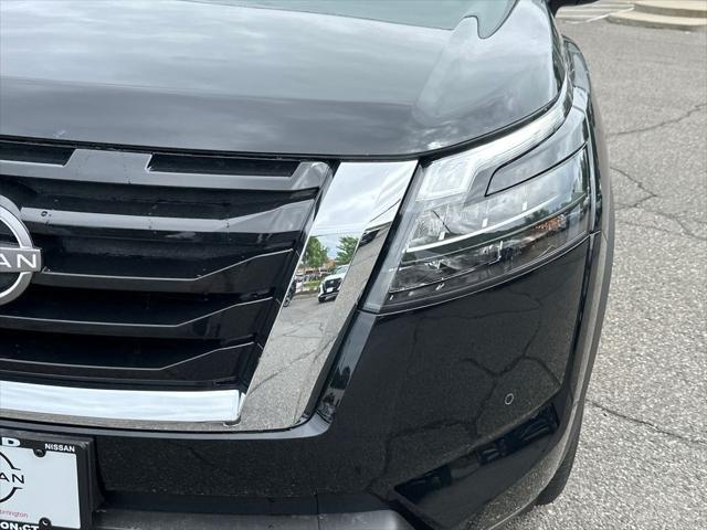 new 2025 Nissan Pathfinder car, priced at $48,925