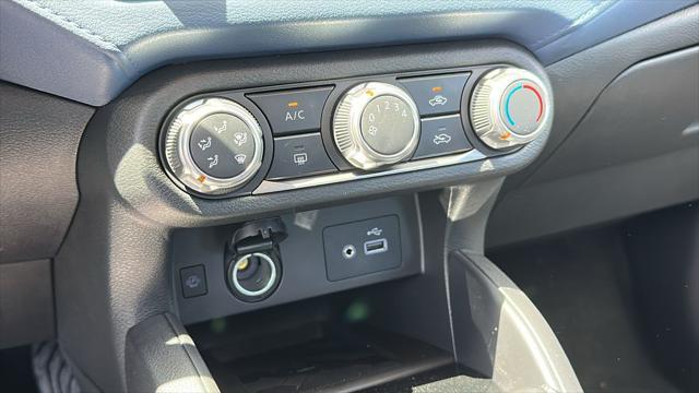 new 2025 Nissan Versa car