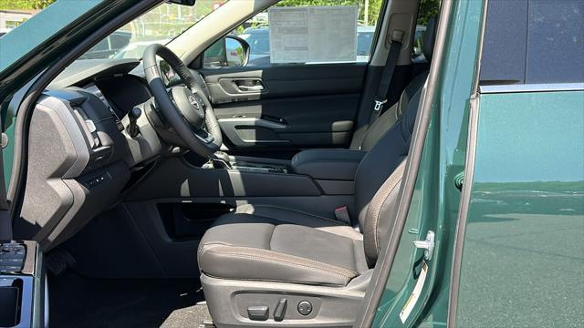 new 2025 Nissan Pathfinder car, priced at $49,925