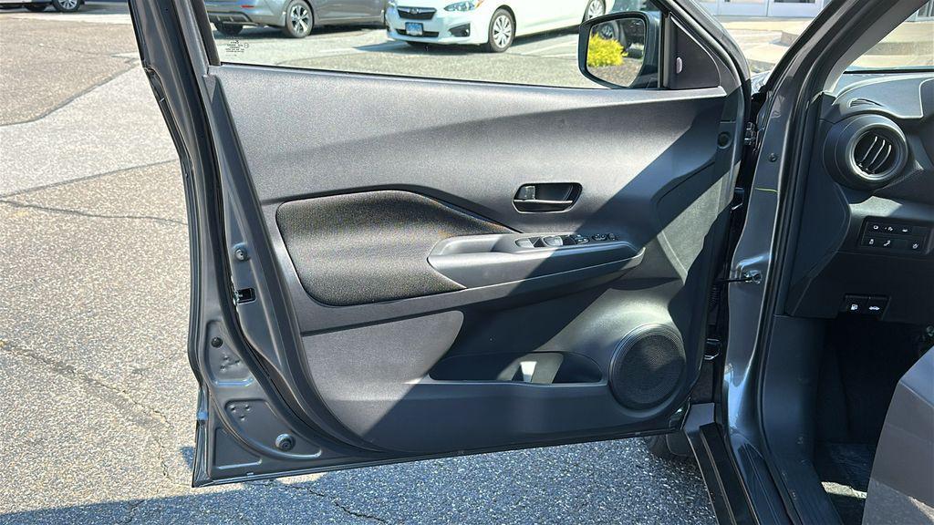new 2025 Nissan Kicks car, priced at $23,295