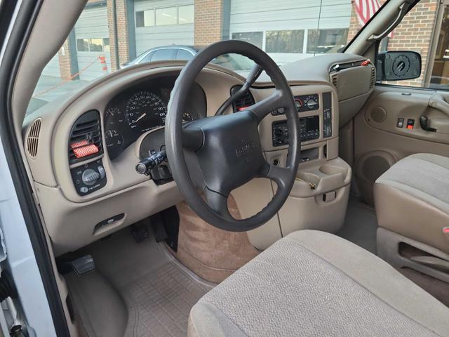 used 2005 GMC Safari car, priced at $6,977