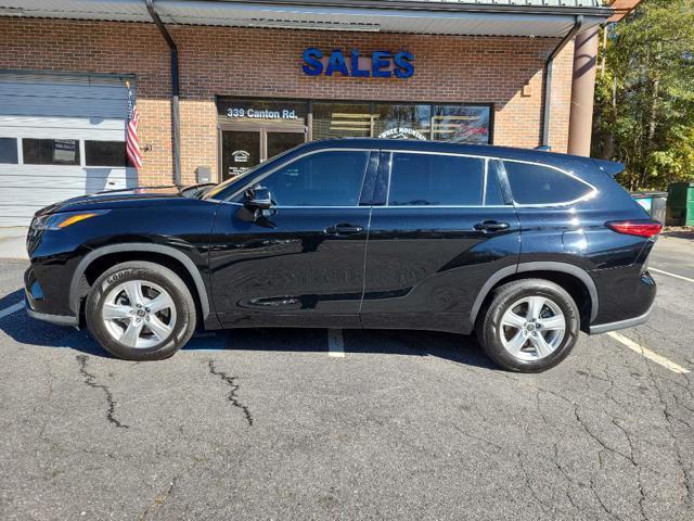 used 2021 Toyota Highlander car, priced at $25,977