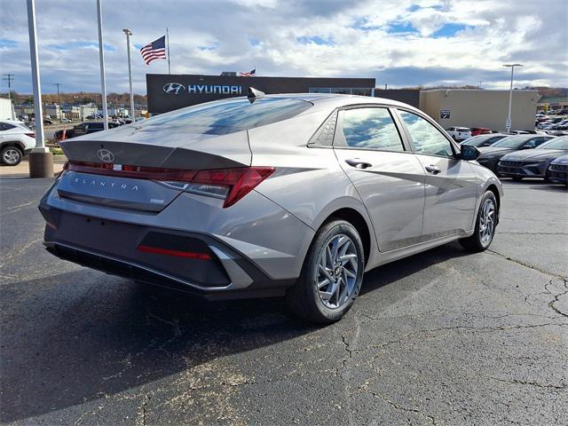 new 2025 Hyundai Elantra HEV car, priced at $26,290