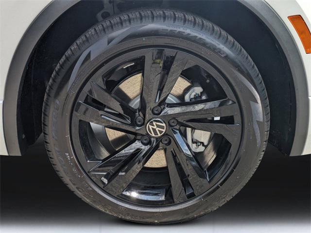 new 2024 Volkswagen Tiguan car, priced at $33,708