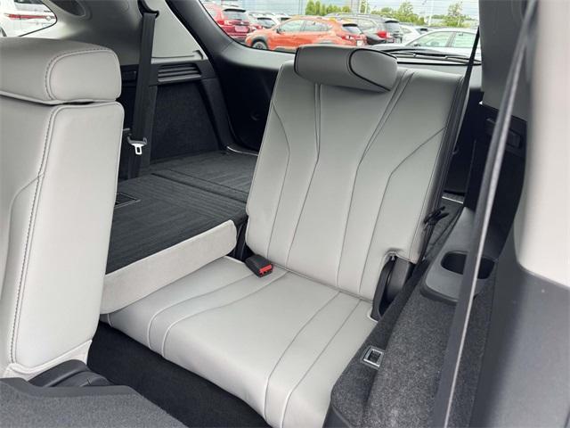 used 2022 Acura MDX car, priced at $40,791