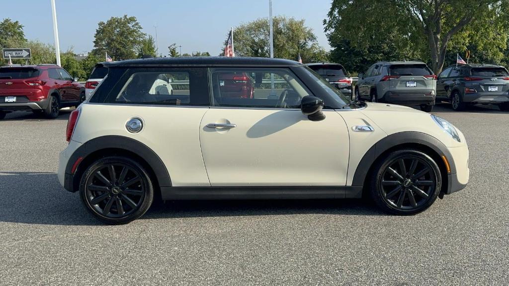 used 2021 MINI Hardtop car, priced at $22,253