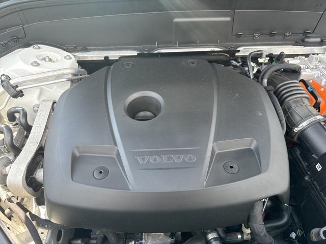 used 2022 Volvo XC90 Recharge Plug-In Hybrid car, priced at $38,000