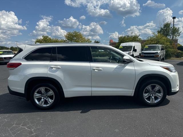 used 2018 Toyota Highlander car, priced at $23,700