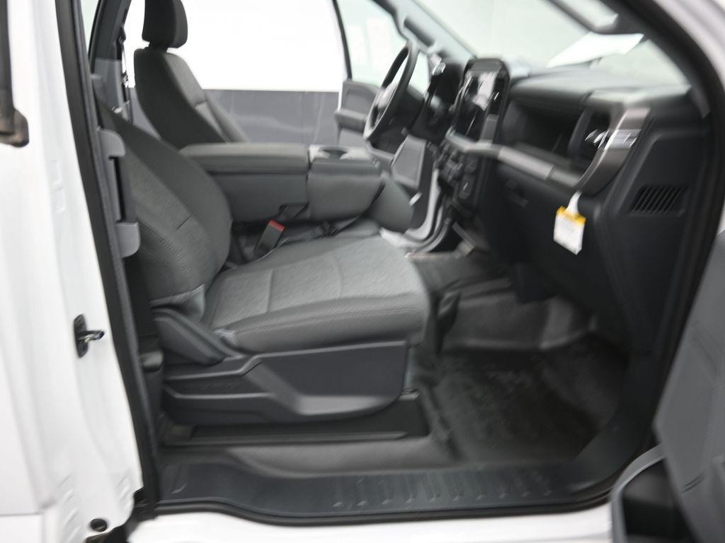 new 2025 Ford F-150 car, priced at $48,675