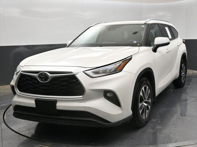 used 2020 Toyota Highlander car, priced at $35,280