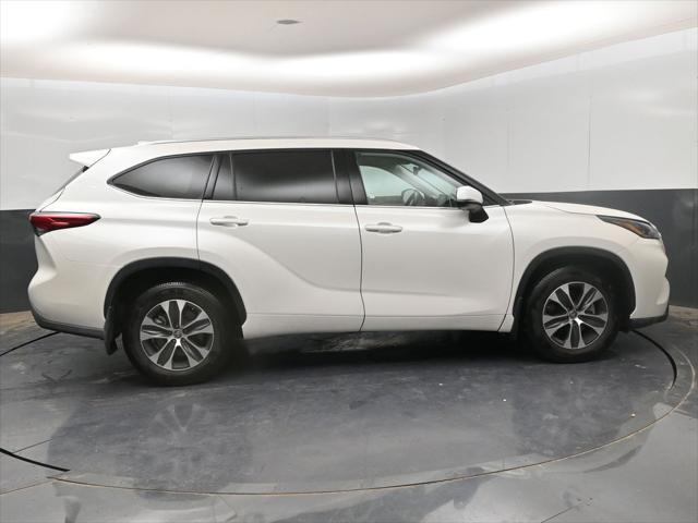 used 2020 Toyota Highlander car, priced at $35,280