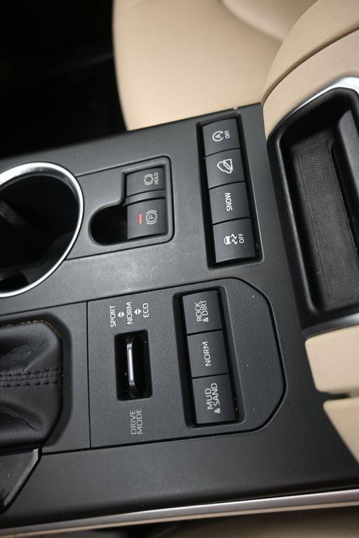 used 2020 Toyota Highlander car, priced at $35,280