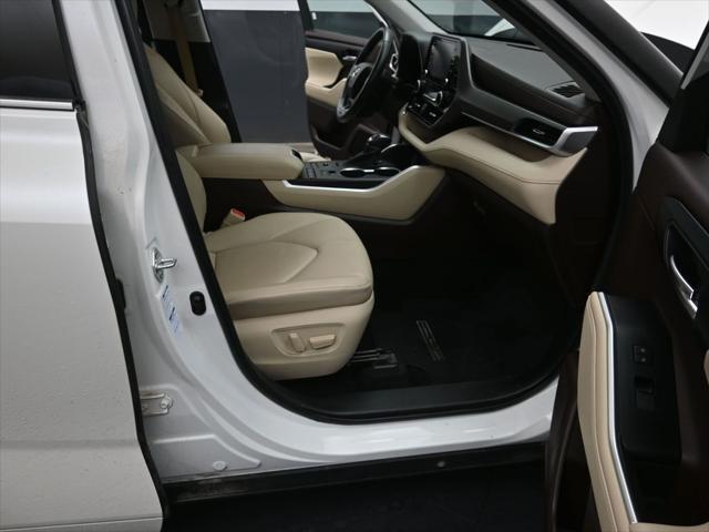 used 2020 Toyota Highlander car, priced at $35,280