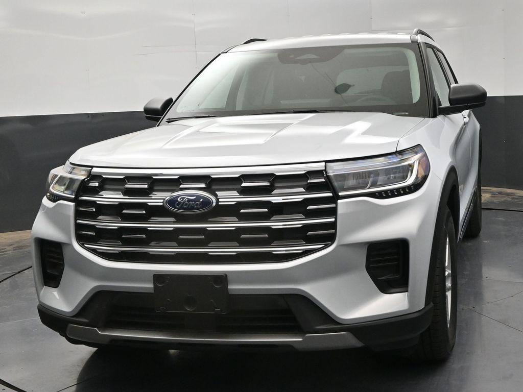 new 2025 Ford Explorer car, priced at $40,591