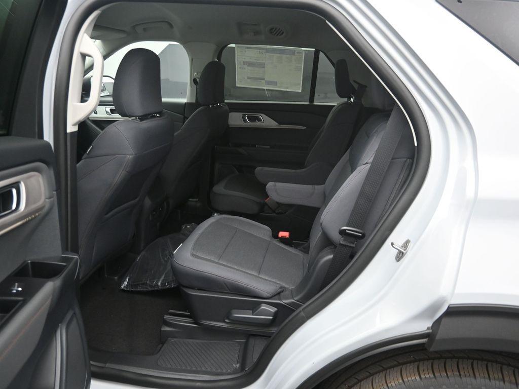 new 2025 Ford Explorer car, priced at $40,591