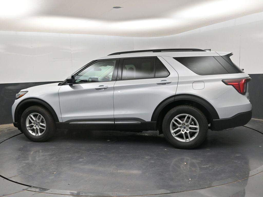 new 2025 Ford Explorer car, priced at $40,591