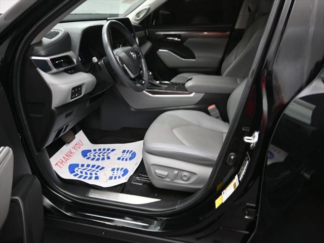 used 2023 Toyota Highlander Hybrid car, priced at $47,980